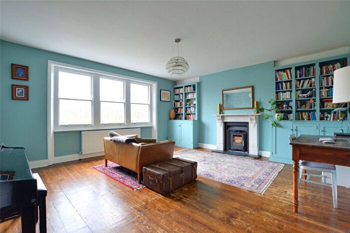 4 Bedroom Apartment To Rent In Lewisham Hill, London, SE13