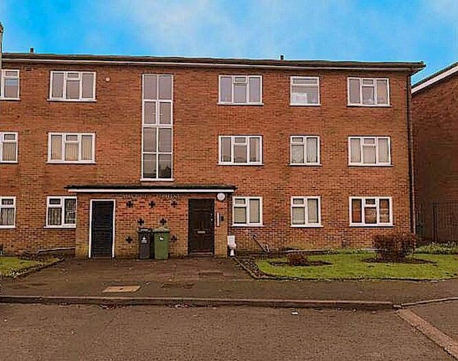 1 Bedroom Flat To Rent In Springhill Close, Shelfield, Walsall WS4