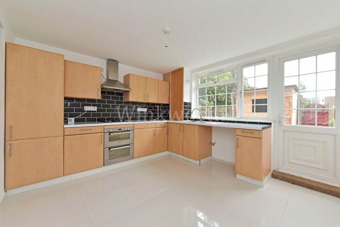 3 Bedroom Terraced House To Rent In Thornley Close, London, N17