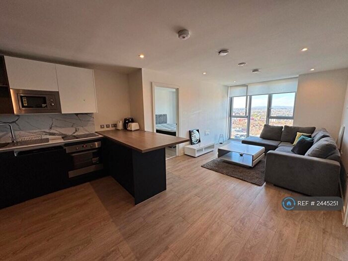 2 Bedroom Flat To Rent In New Bailey Street, Salford, M3