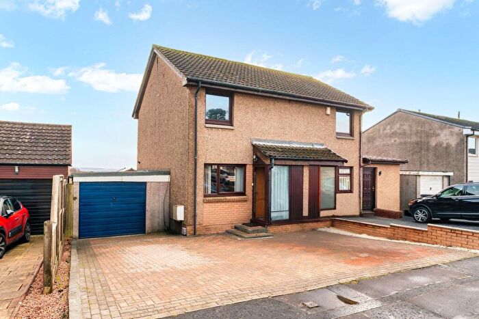2 Bedroom Semi Detached House For Sale In Birrell Drive, Dunfermline, KY11