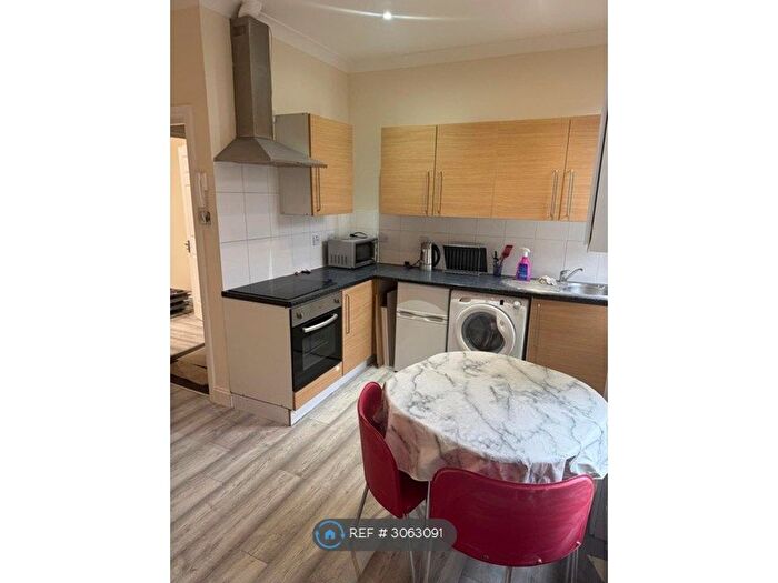 Studio To Rent In Cobbold Road, London, NW10