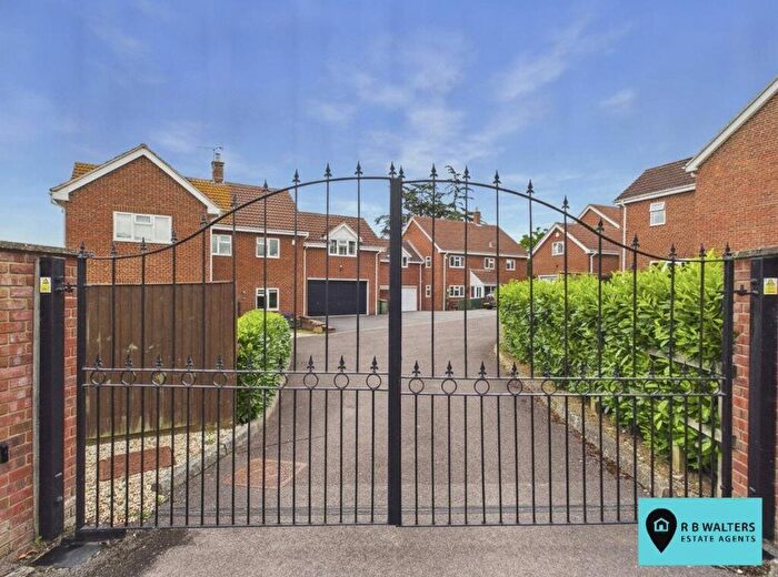 6 Bedroom Detached House For Sale In Cherrywood Court, Tuffley, GL4