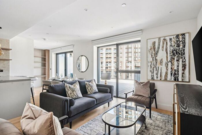 3 Bedroom Flat To Rent In The Westmont, White City, W12