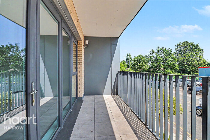 2 Bedroom Apartment For Sale In Westmoreland Road, London, NW9