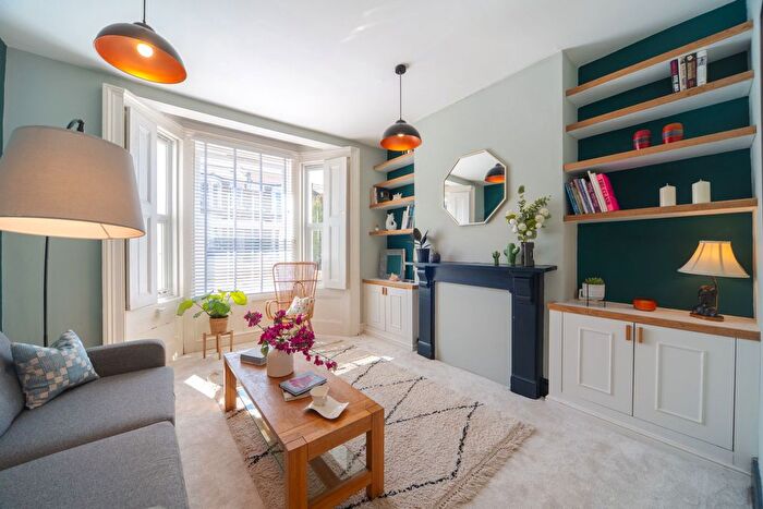 2 Bedroom Flat For Sale In Ryecroft Road, Lewisham, SE13
