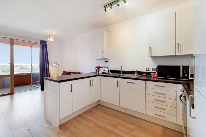 1 Bedroom Flat To Rent In Sherrington Court, Canning Town, E16