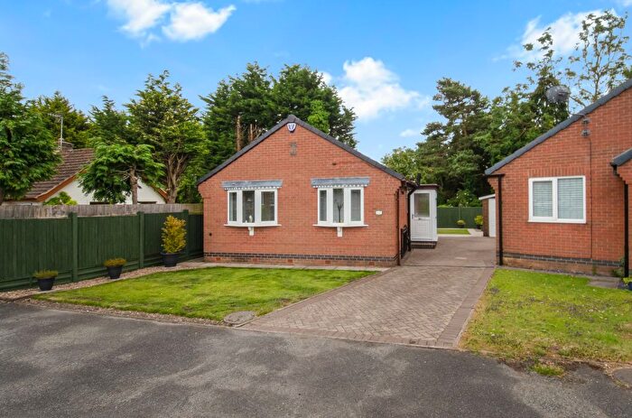 2 Bedroom Bungalow For Sale In Woodland Grove, Chesterfield, S43