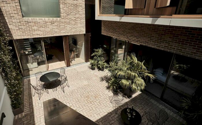 3 Bedroom Flat To Rent In Weymouth Mews, Marylebone, London, W1G