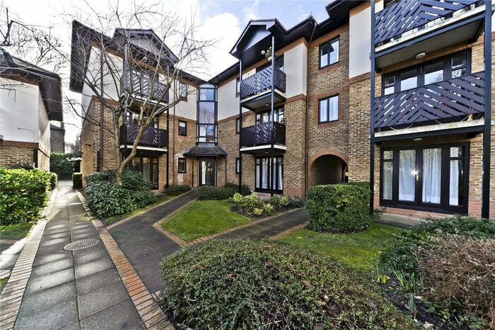 1 Bedroom Flat To Rent In Lichfield Gardens, Richmond, TW9