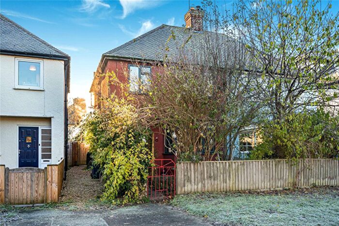 3 Bedroom Semi Detached House For Sale In Godstow Road, Wolvercote, OX2