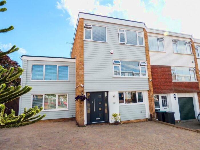 5 Bedroom House To Rent In Elmfield Close, Gravesend, DA11
