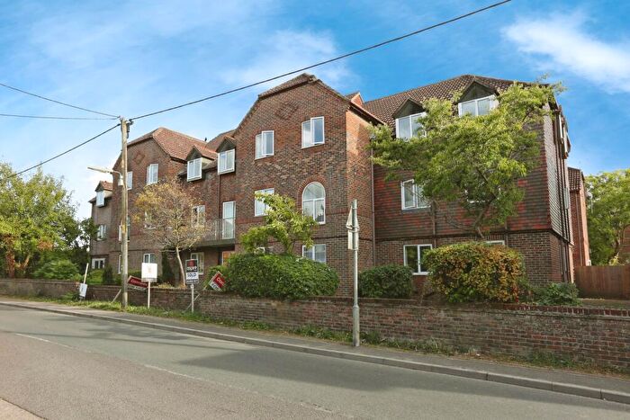 2 Bedroom Flat For Sale In Fair Oak Road, Fair Oak, Eastleigh, Hampshire, SO50