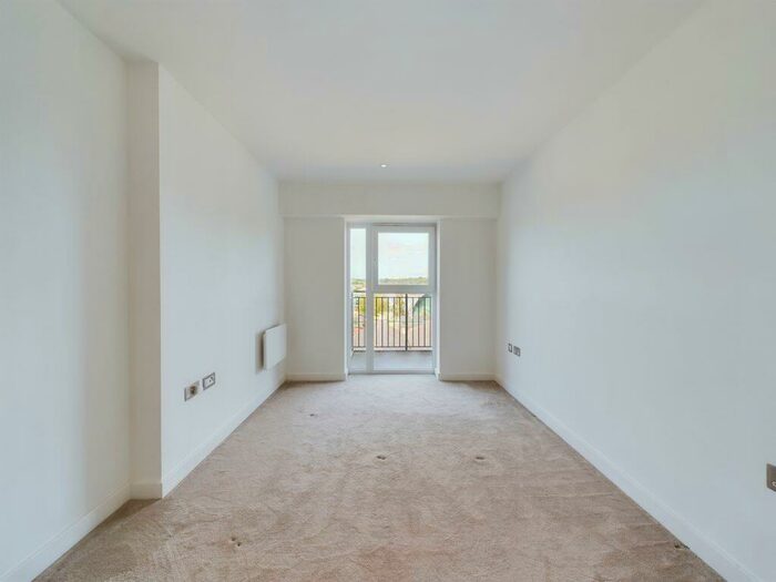 2 Bedroom Flat To Rent In Beaufort Square, Colindale, – Bedrooms Flat, NW9