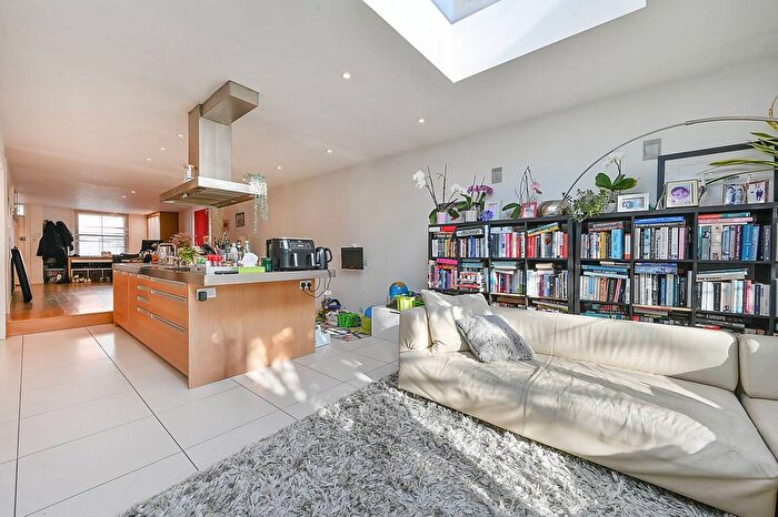 4 Bedroom Terraced House For Sale In Windmill Road, Chiswick, London, W4