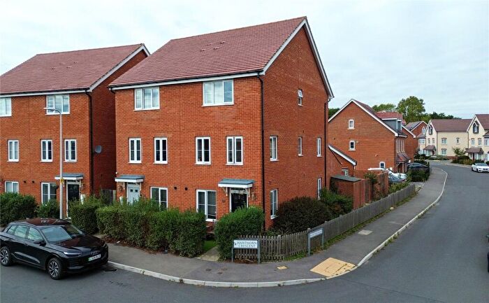 4 Bedroom Semi Detached House For Sale In Hawthorn Crescent, Woodley, Reading, Berkshire, RG5