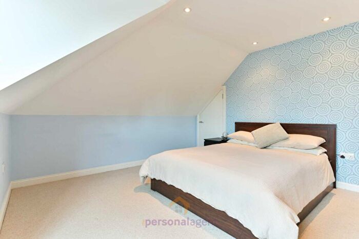 1 Bedroom Flat To Rent In Vernon Close, West Ewell, KT19
