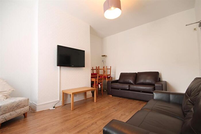 5 Bedroom Terraced House To Rent In First Avenue, Heaton, NE6