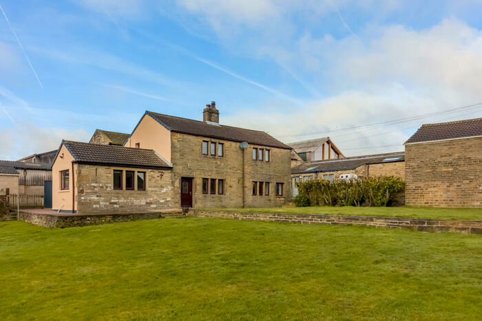3 Bedroom Detached House To Rent In High Flatts, Denby Dale, Huddersfield, HD8