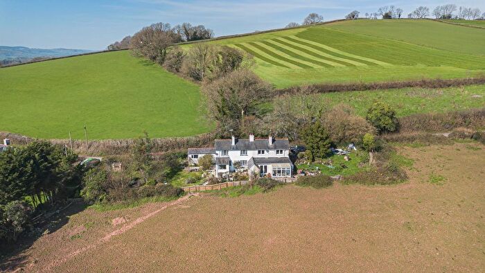 2 Bedroom Cottage For Sale In Widdehayes Cottages, Chudleigh, TQ13