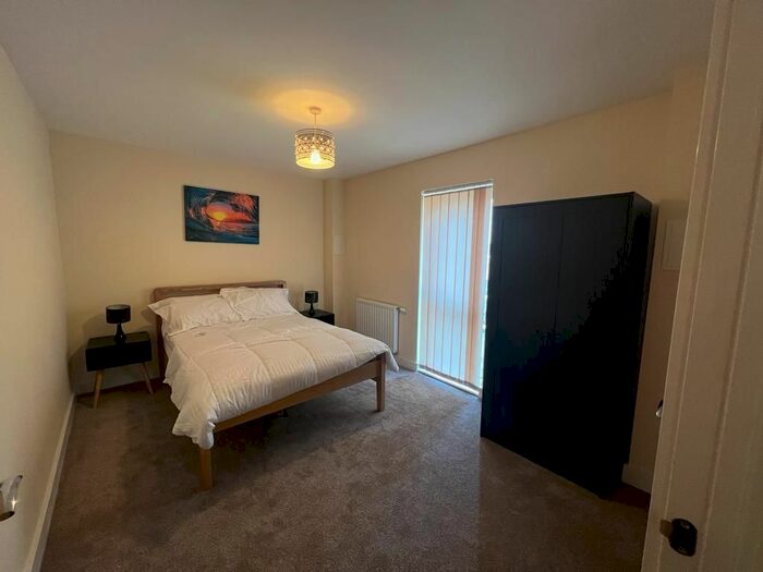 2 Bedroom Flat To Rent In Clarence Avenue, Gantshill, IG2