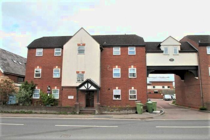 1 Bedroom Flat To Rent In Barton Road, Tewkesbury, GL20