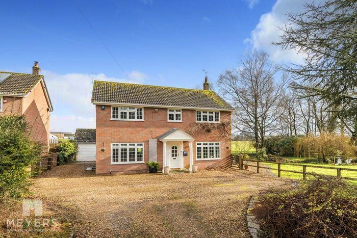 4 Bedroom Detached House For Sale In Gussage St. Michael, Wimborne, BH21