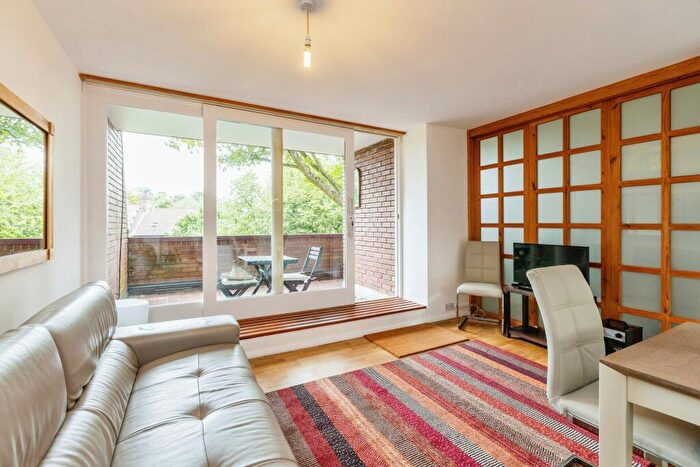 1 Bedroom Flat To Rent In Crescent Road, ., N8