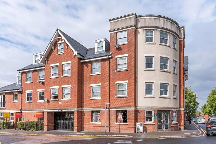 1 Bedroom Apartment To Rent In Hemnall Street, Epping, Essex, CM16