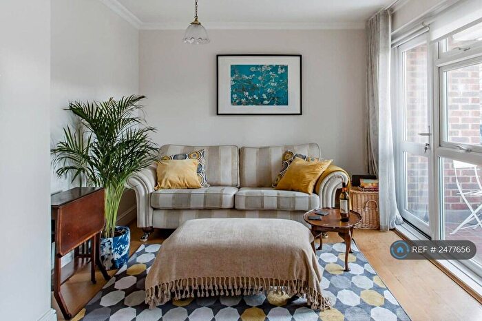 2 Bedroom Maisonette To Rent In Wynford Road, London, N1