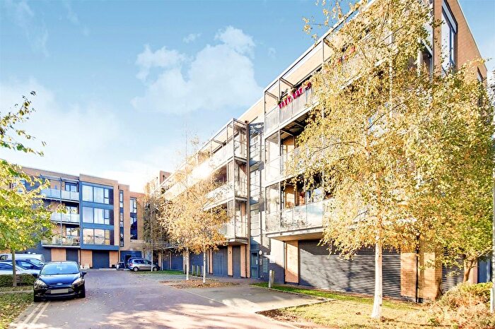 1 Bedroom Flat To Rent In Gooddard Drive, Bushey, WD23