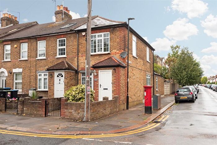 2 Bedroom End Of Terrace House For Sale In Chelmsford Road, London, N14