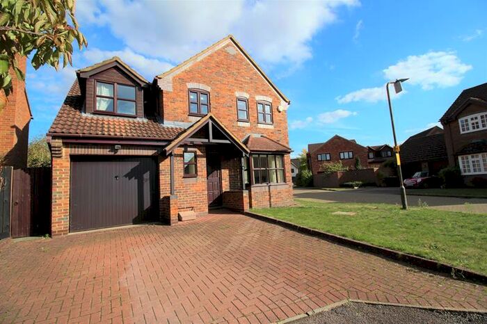 4 Bedroom Detached House To Rent In Gardener Place, Biddenham, MK40