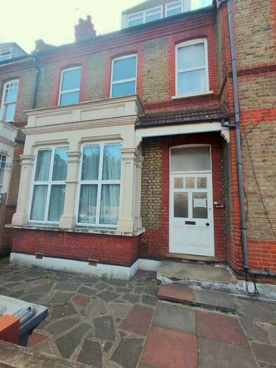 1 Bedroom Flat To Rent In Rokesly Avenue, London, N8
