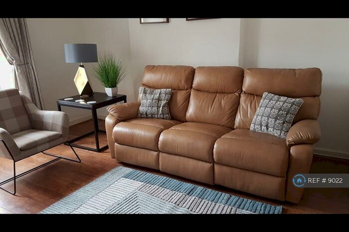 2 Bedroom Flat To Rent In Guthrie Street, Edinburgh, EH1