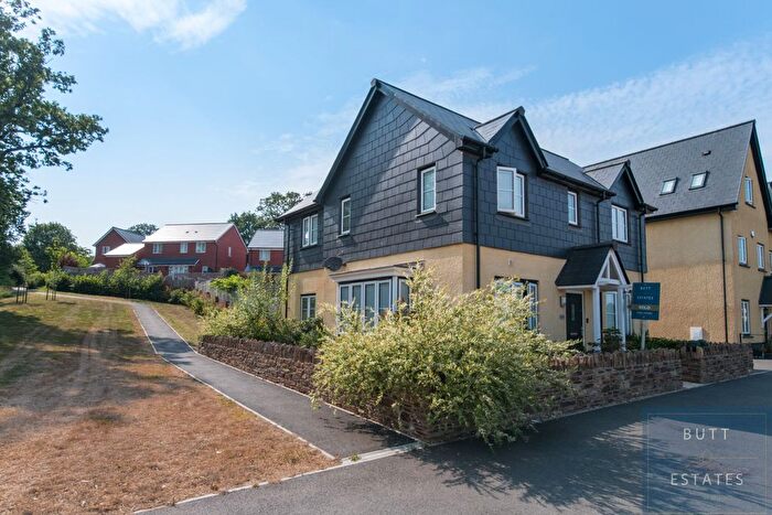 4 Bedroom Detached House For Sale In Coaker Road, Exeter, EX1