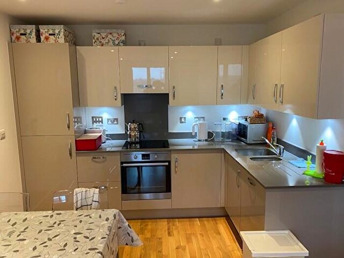 2 Bedroom Apartment To Rent In Alfred Street, Reading, Berkshire, RG1