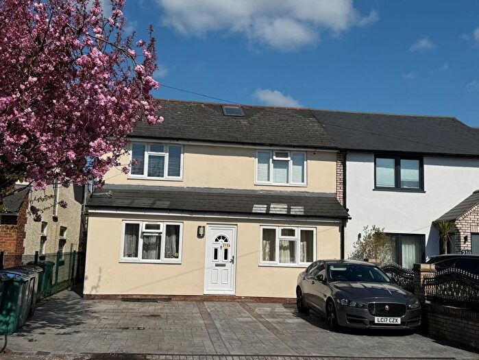 1 Bedroom Studio To Rent In Gammons Lane, Watford, WD24