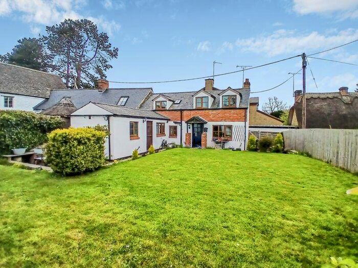 2 Bedroom Semi-Detached House For Sale In Middle Barton - Ref : Rc/Rh, OX7