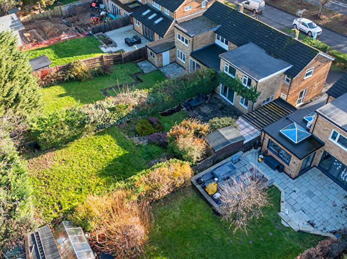 4 Bedroom Semi-Detached House For Sale In Sandpit Lane, Marshalswick, AL4