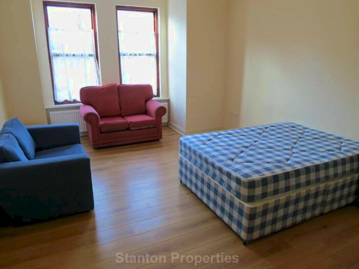 Studio To Rent In Chatham Grove, Withington, M20