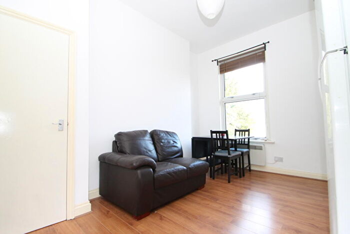 1 Bedroom Flat To Rent In Brownhill Road, Catford/Hither Green, SE6