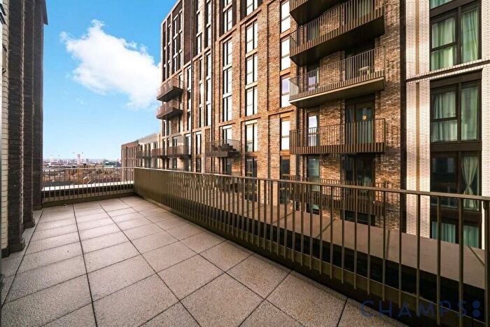 3 Bedroom Flat To Rent In Boxwood Gardens, E1W