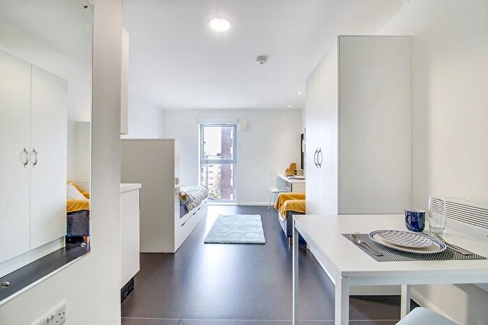 Studio To Rent In Corporation Street, Birmingham, B4