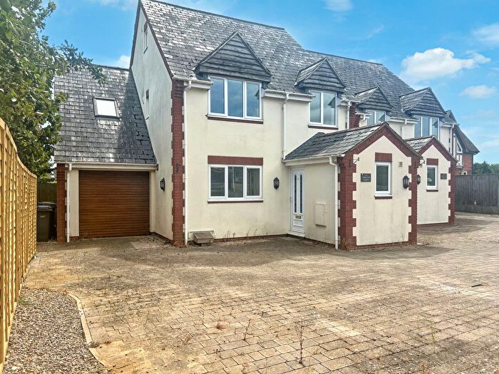 5 Bedroom Detached House For Sale In Bowlers Green, Martens Road, Swindon, SN6