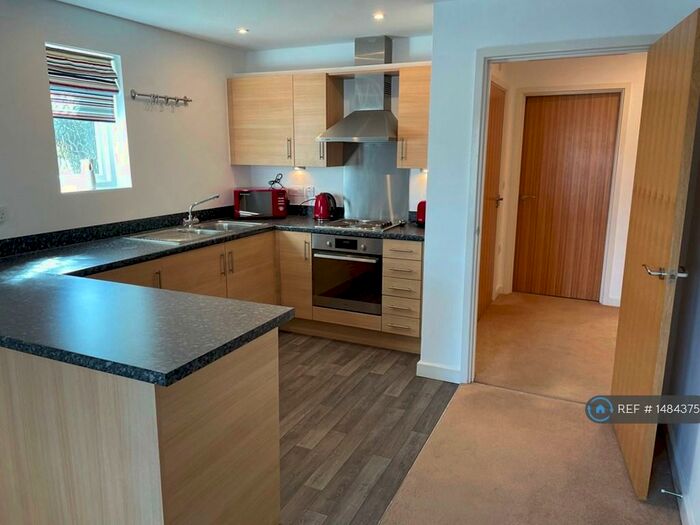 2 Bedroom Flat To Rent In Bridport House, Gosport, PO12