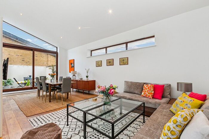 2 Bedroom Mews To Rent In Zulu Mews, Little India, SW11