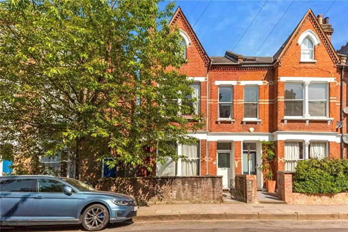 6 Bedroom Property For Sale In Fairbridge Road, Archway, London, N19