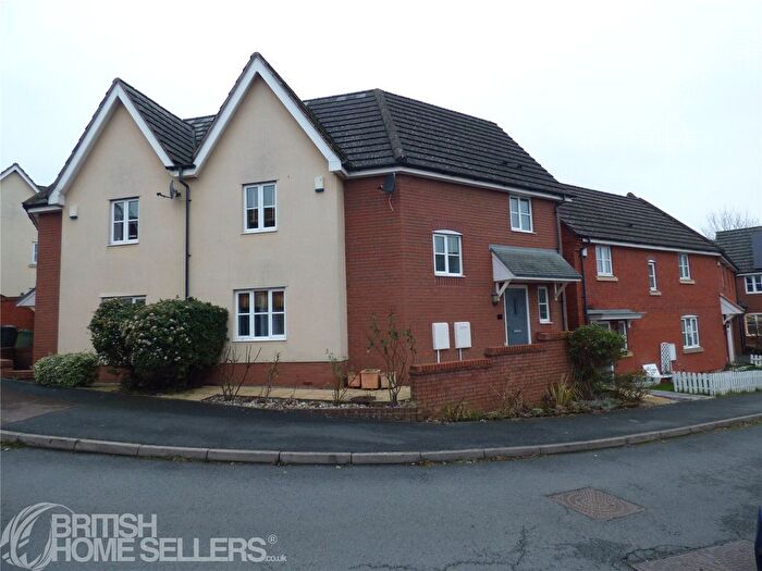 3 Bedroom Semi Detached House For Sale In Thoresby Drive, Hereford, Herefordshire, HR2