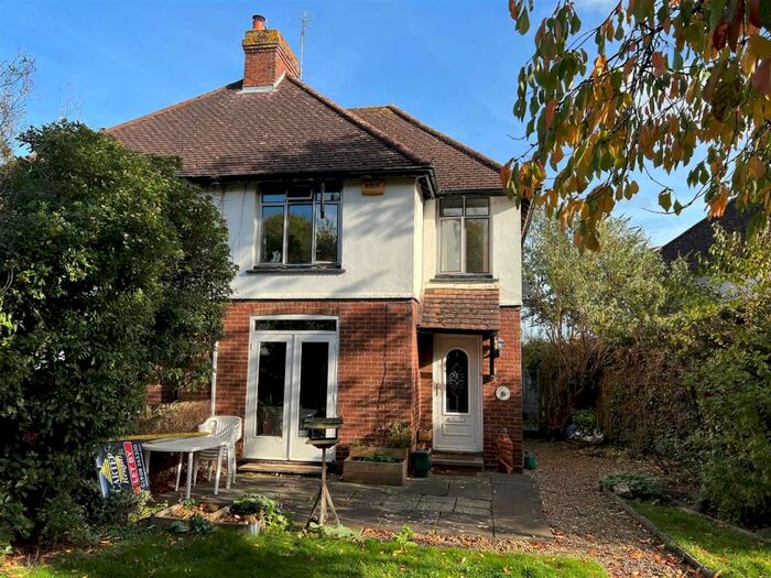 3 Bedroom Semi-Detached Bungalow To Rent In Dovecote Cottages, Church End Road, Shenley Brook End, Milton Keynes, MK5